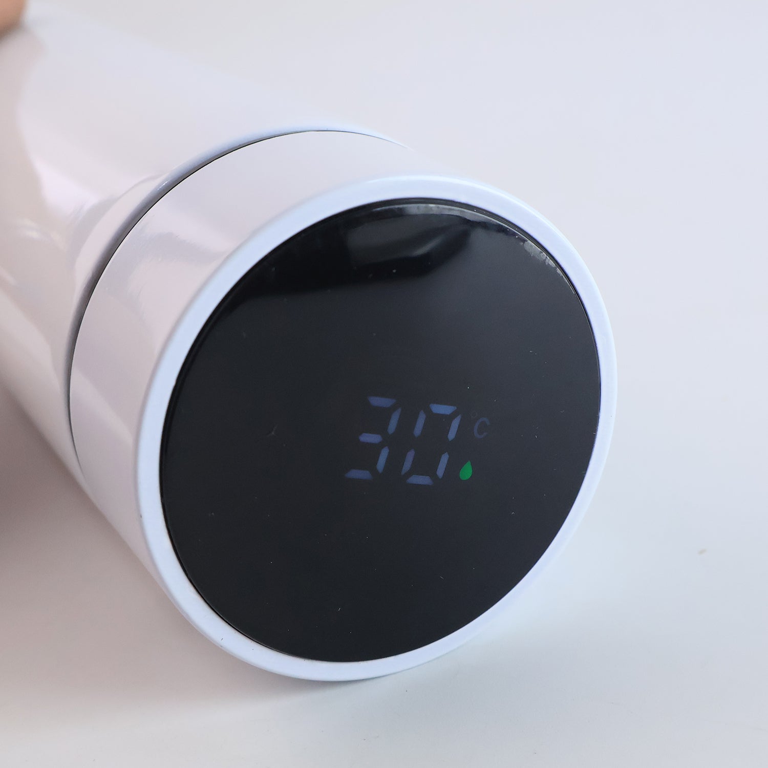 White Smart Flask with Temperature Display – Leak-Proof, Vacuum Insulated Water Bottle (500ml)