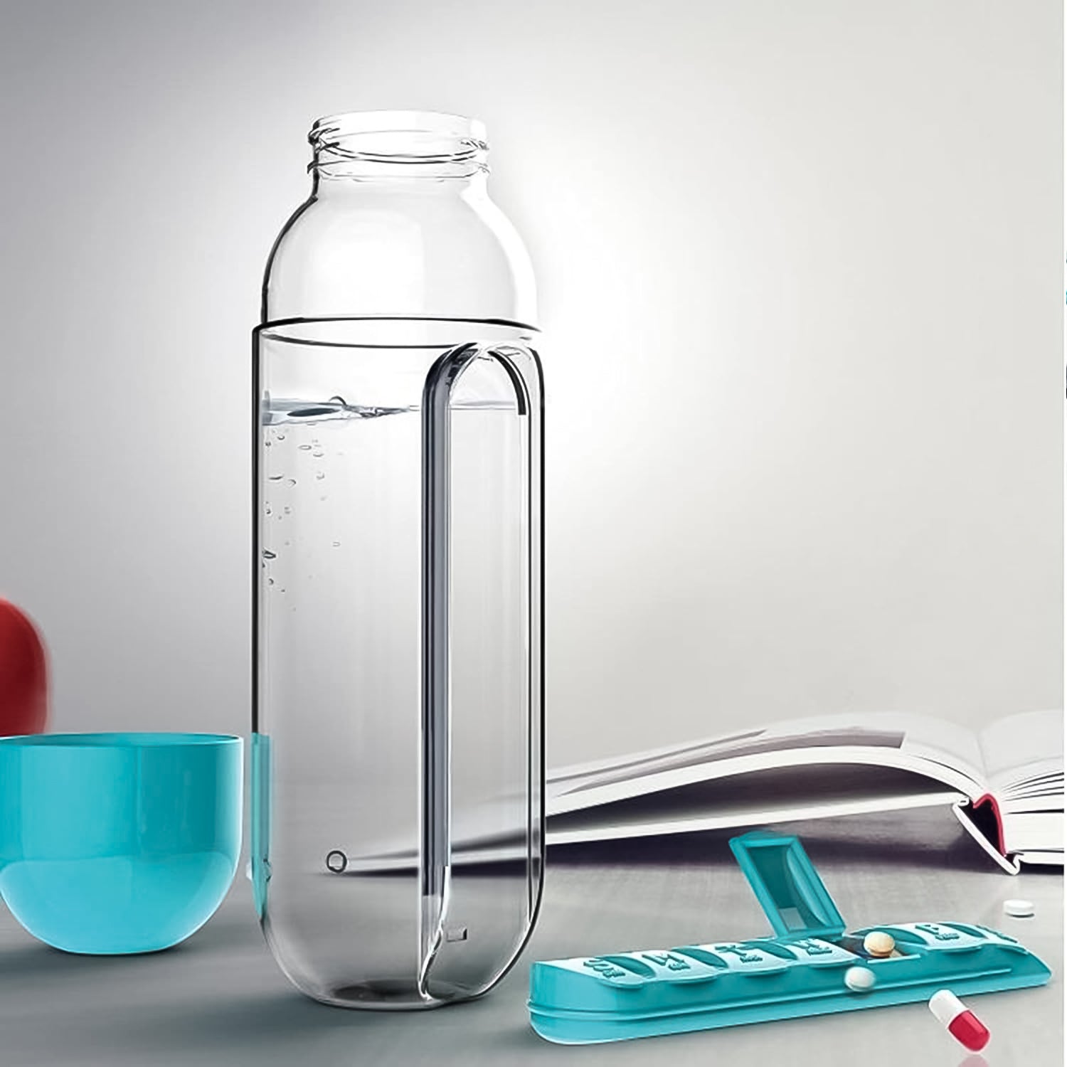 Multi-Use Travel Water Bottle with Pill Storage (600 ml)
