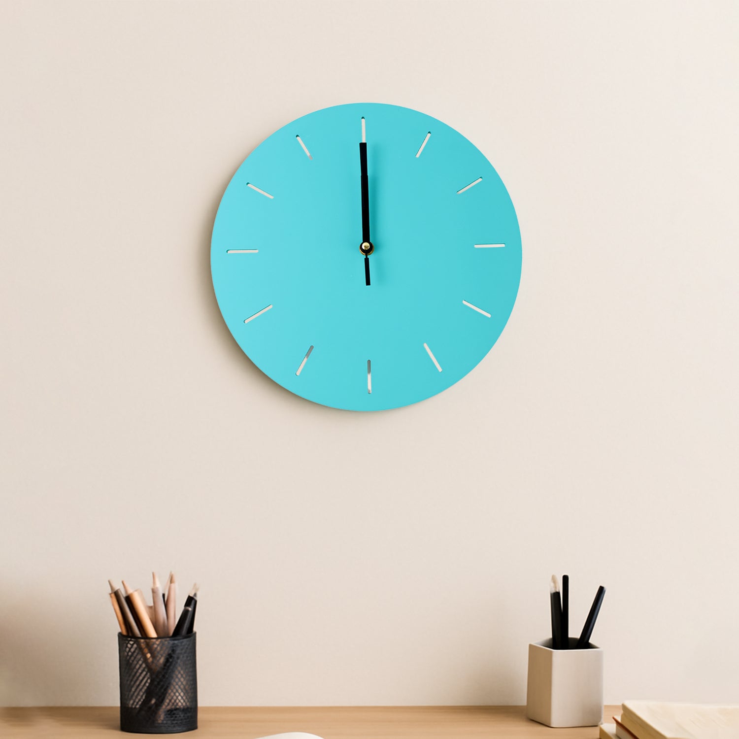 Contemporary Minimal Wall Clock – Sleek Silent Modern Home Decor