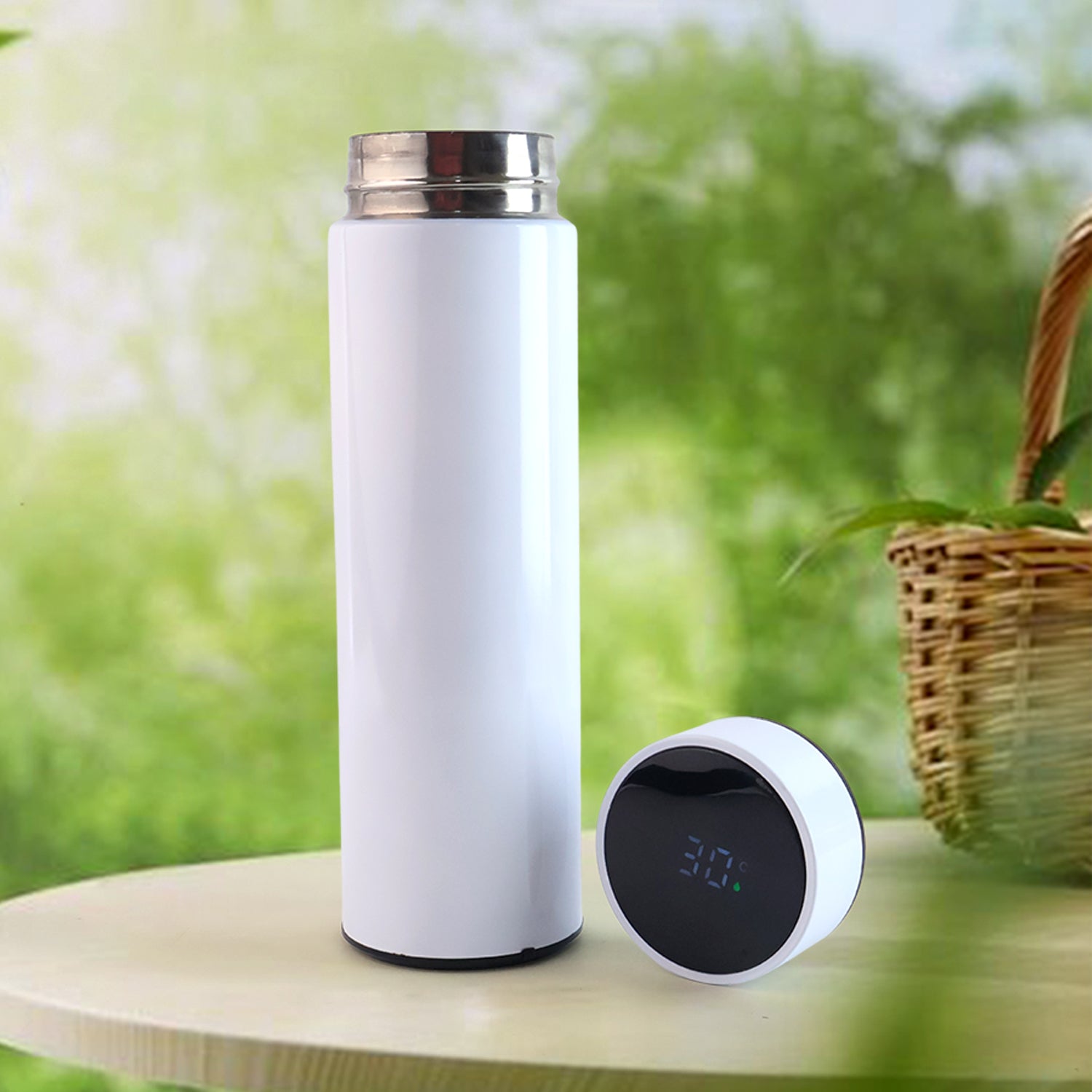 White Smart Flask with Temperature Display – Leak-Proof, Vacuum Insulated Water Bottle (500ml)