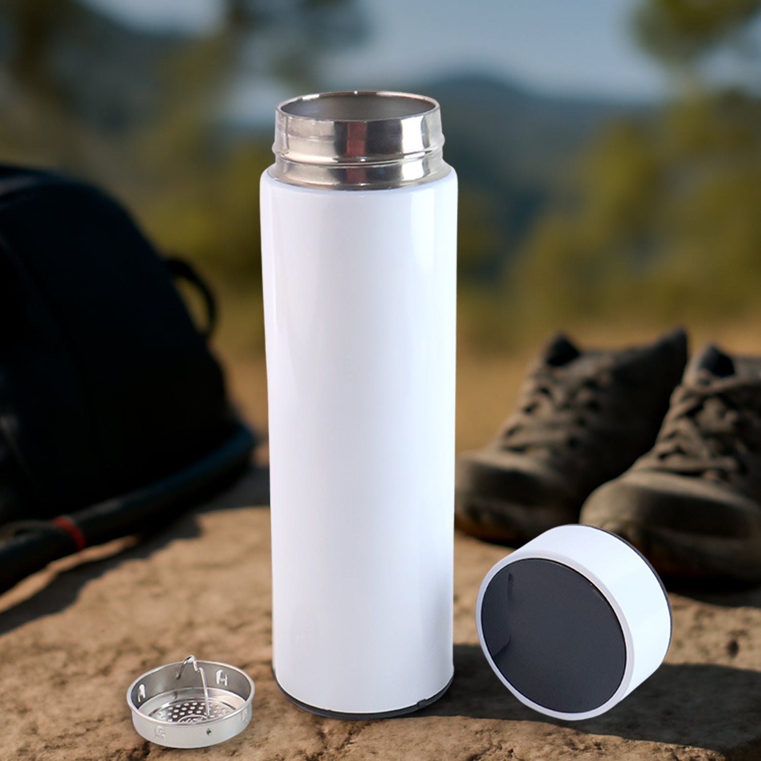 White Smart Flask with Temperature Display – Leak-Proof, Vacuum Insulated Water Bottle (500ml)